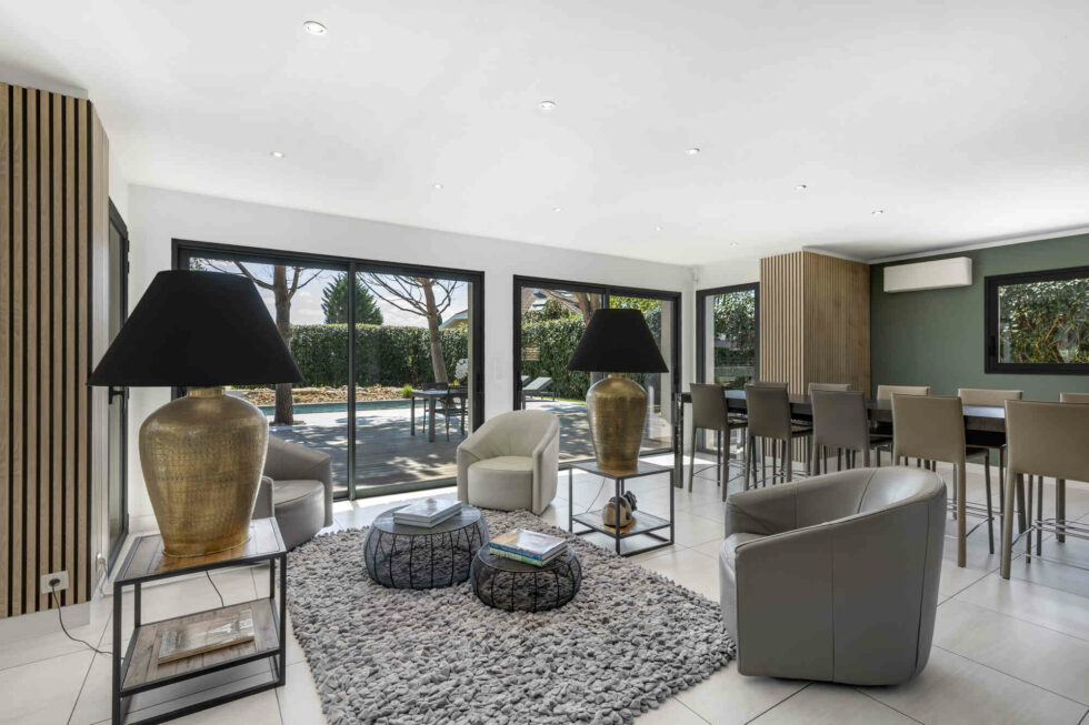 Salon : Villa de luxe au bord du Lac Léman & de Genève